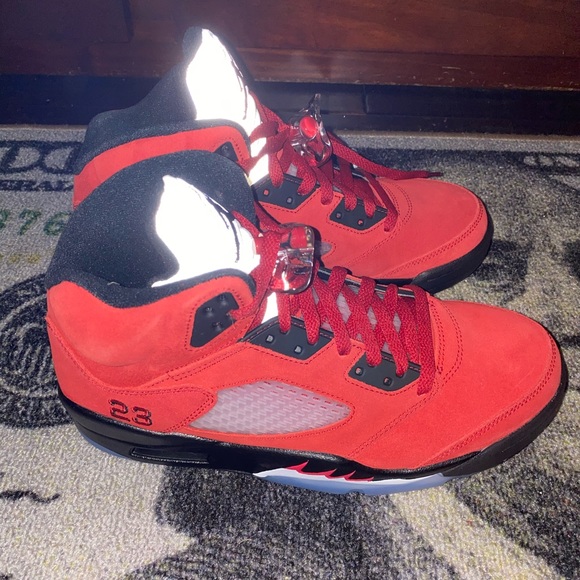Air Jordan Retro 5 “Raging Bull” Size 8.5